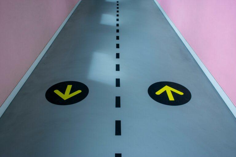 Bodenmarkierungen Haltbarkeit hier zu sehen ganz neu verlegte Bodenmarkierungen